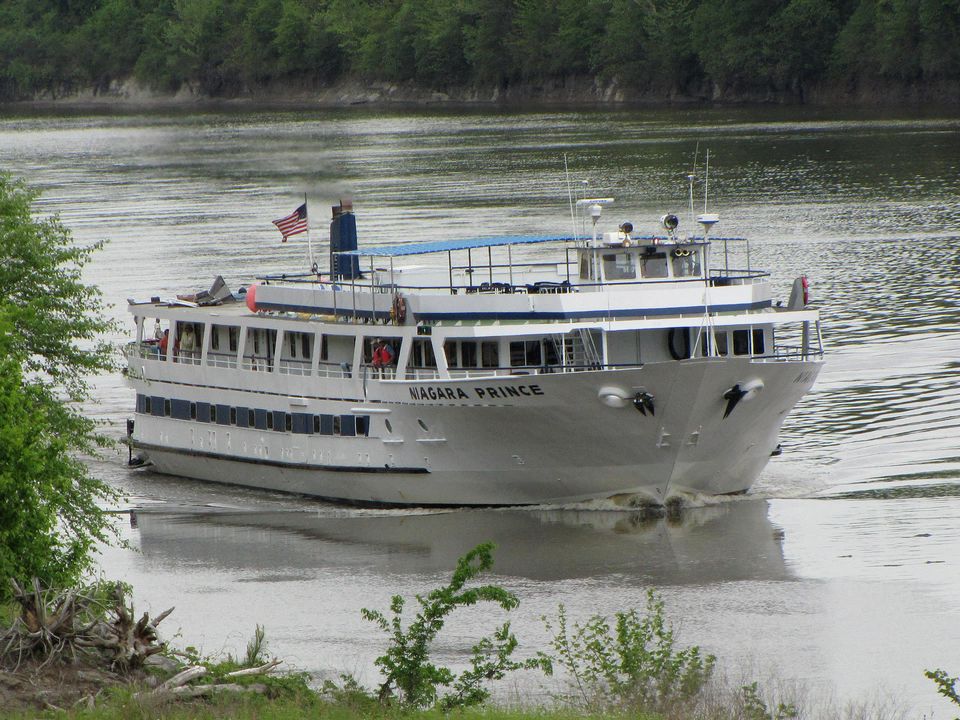 Cruise vessel underway on the Tenn-Tom